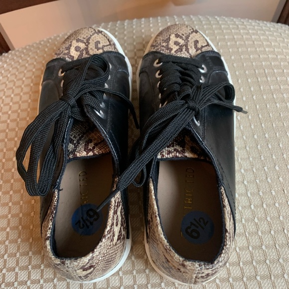 Black and python sneakers - Picture 3 of 5